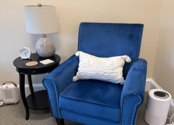 Comfortable therapy chair in a calm office setting – online therapy for anxiety in Massachusetts.